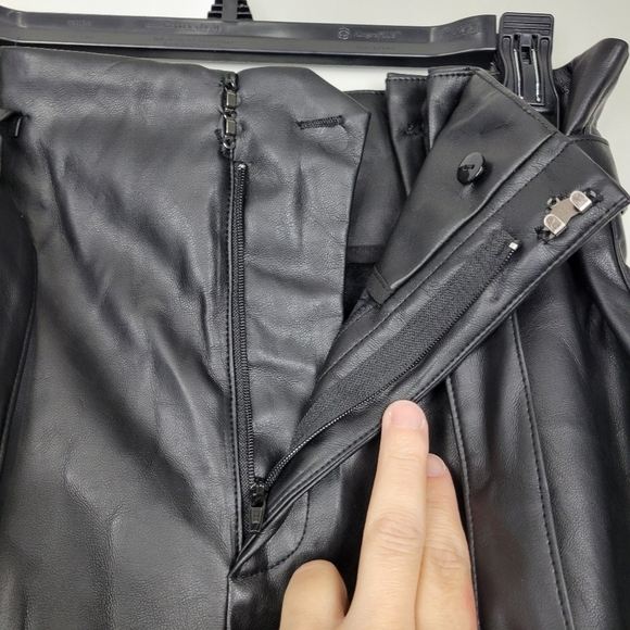 NWT Lucy Paris Faux Leather Paperbag-Waist Pants in Black - Picture 6 of 13